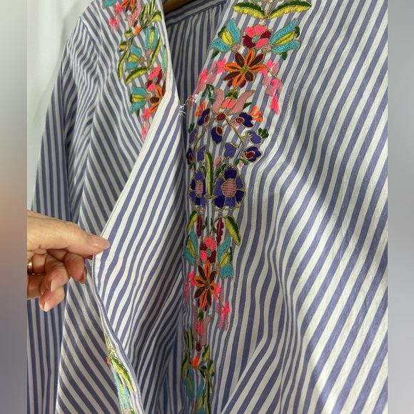 Anthropologie V Neck Wrap Look Long Sleeve Blouse XS Beautiful Embroidery - Picture 5 of 11